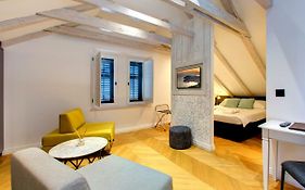 Guest House Forty-Four